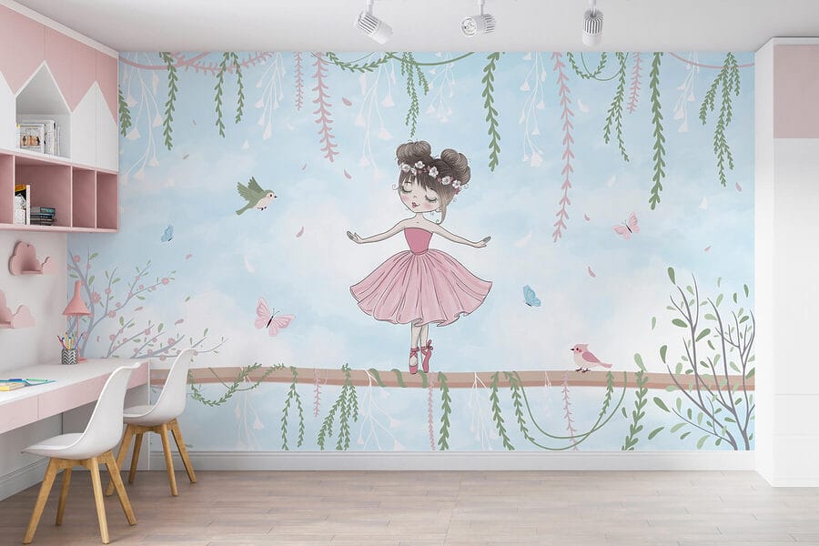 Fille en robe rose sur une branche