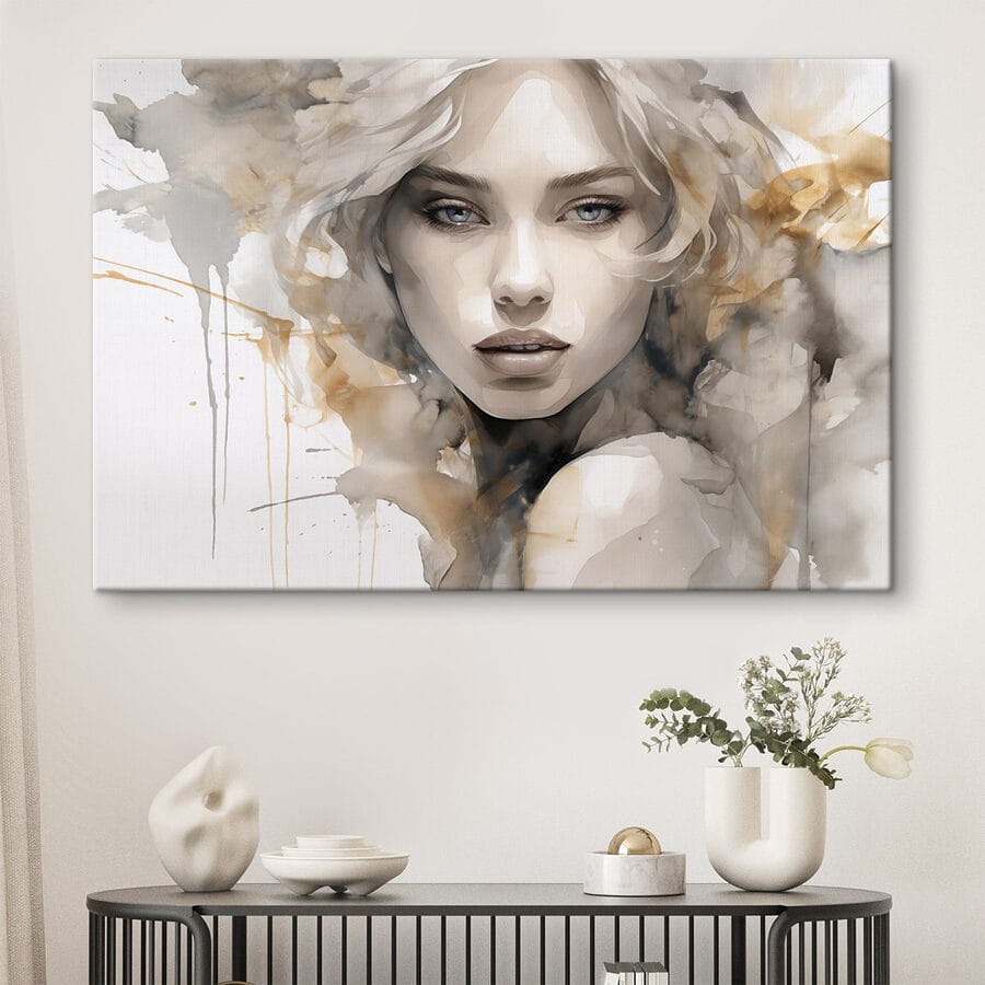 Visage de femme avec une éclaboussure de peinture