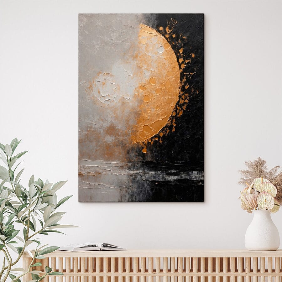 Peinture d'une lune et de l'eau