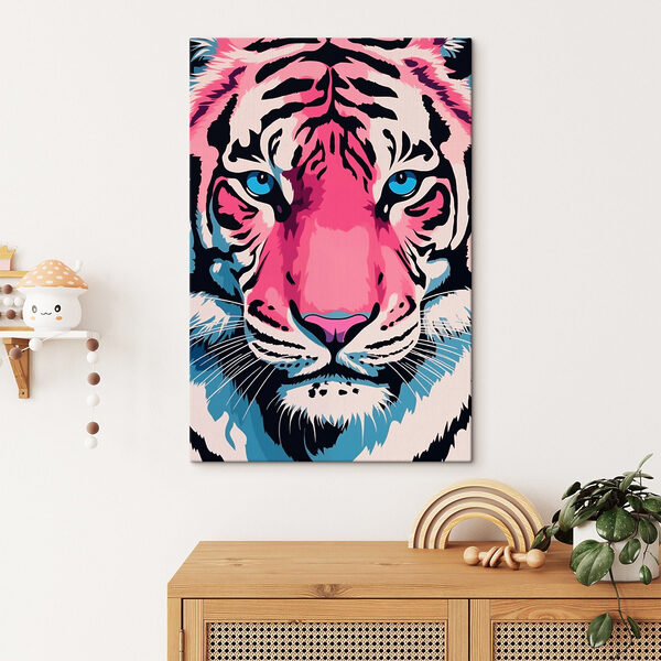 Un tigre audacieux aux yeux bleus saisissants. Un tigre audacieux aux yeux bleus saisissants.