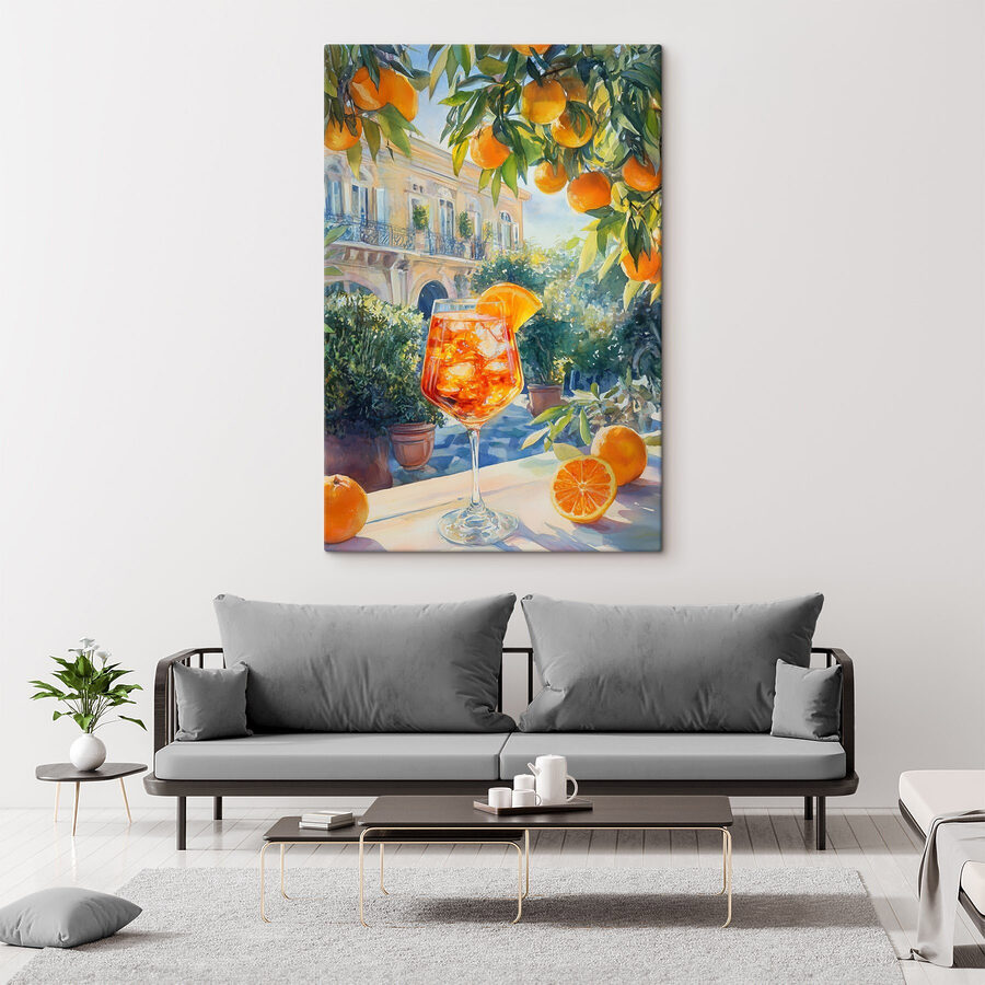 Verre de jus d'orange avec des oranges en arrière-plan
