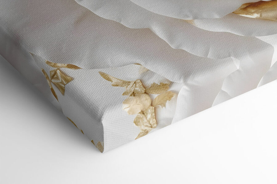 Art floral exquis en blanc et or