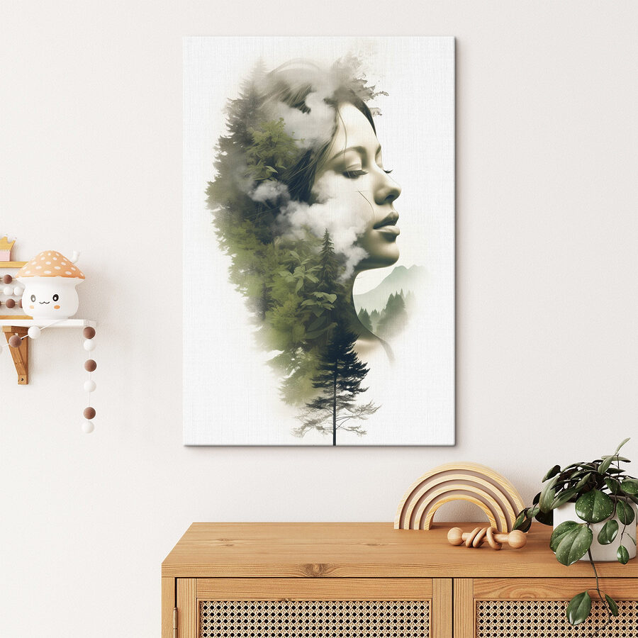 Visage de femme avec nuages et arbres