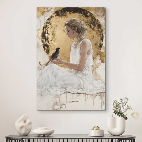 Femme en robe blanche tenant un oiseau Femme en robe blanche tenant un oiseau