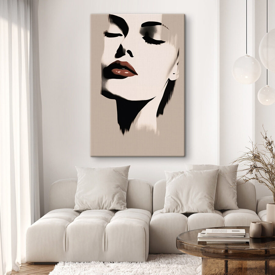Visage de femme avec du rouge à lèvres rouge