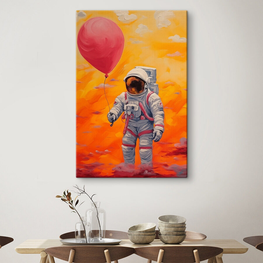 Un astronaute tenant un ballon