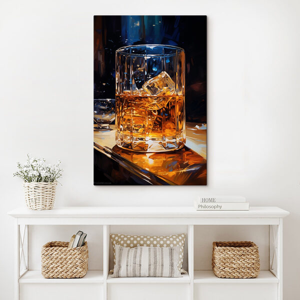 Verre de liquide ambré avec glaçons Verre de liquide ambré avec glaçons