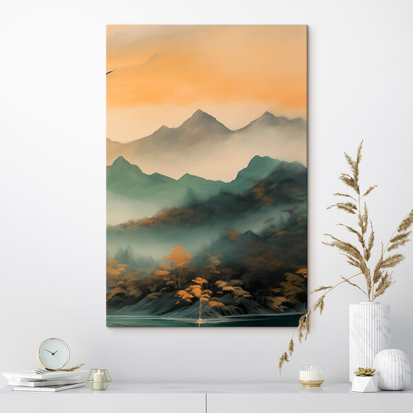 Chaîne de montagnes brumeuses avec des arbres Chaîne de montagnes brumeuses avec des arbres