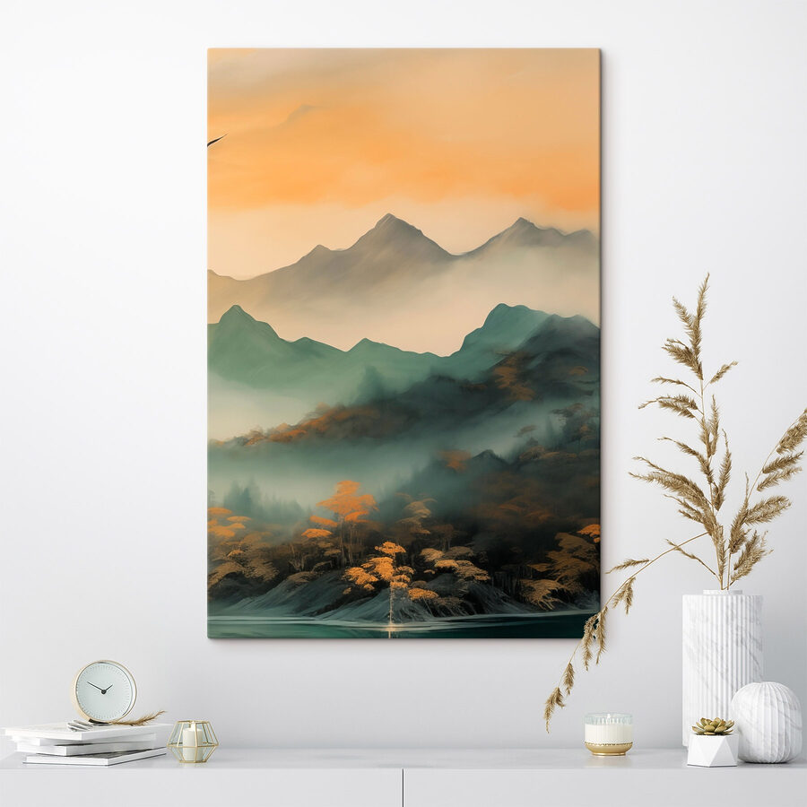 Chaîne de montagnes brumeuses avec des arbres