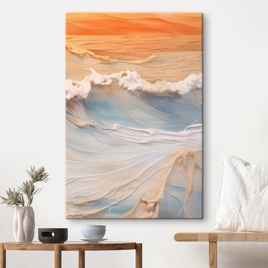Vagues sereines de l'océan au coucher du soleil
