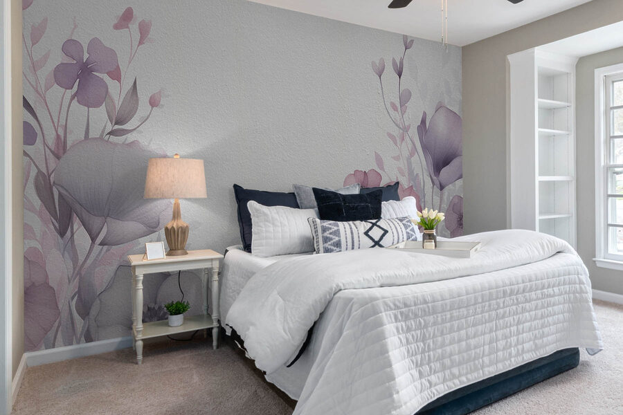 Peinture de fleurs sur une surface blanche