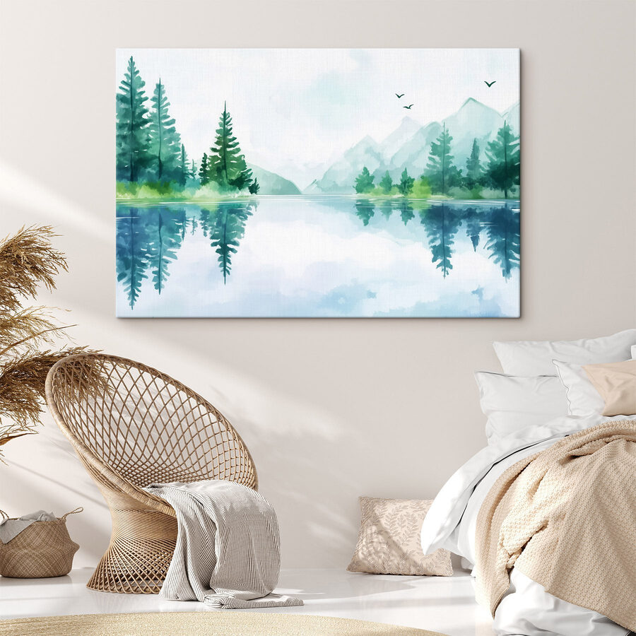 Eau avec arbres et montagnes en arrière-plan Eau avec arbres et montagnes en arrière-plan