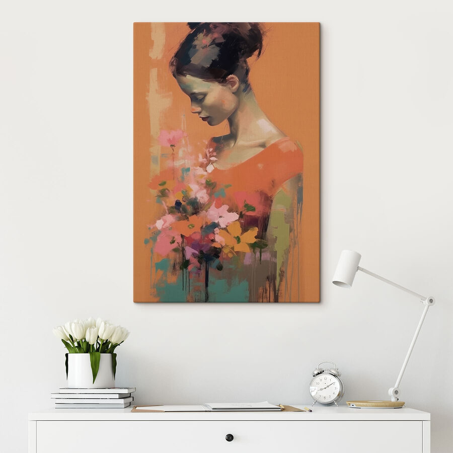 Femme tenant des fleurs Femme tenant des fleurs