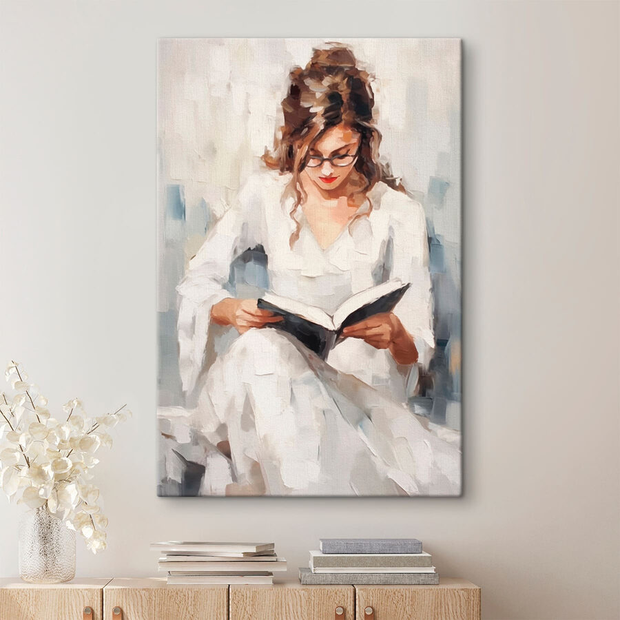 Femme lisant un livre