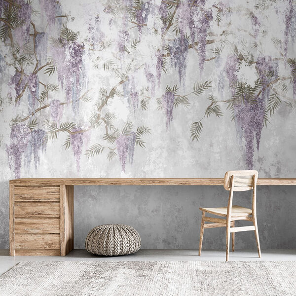 Mur blanc avec des fleurs violettes Mur blanc avec des fleurs violettes