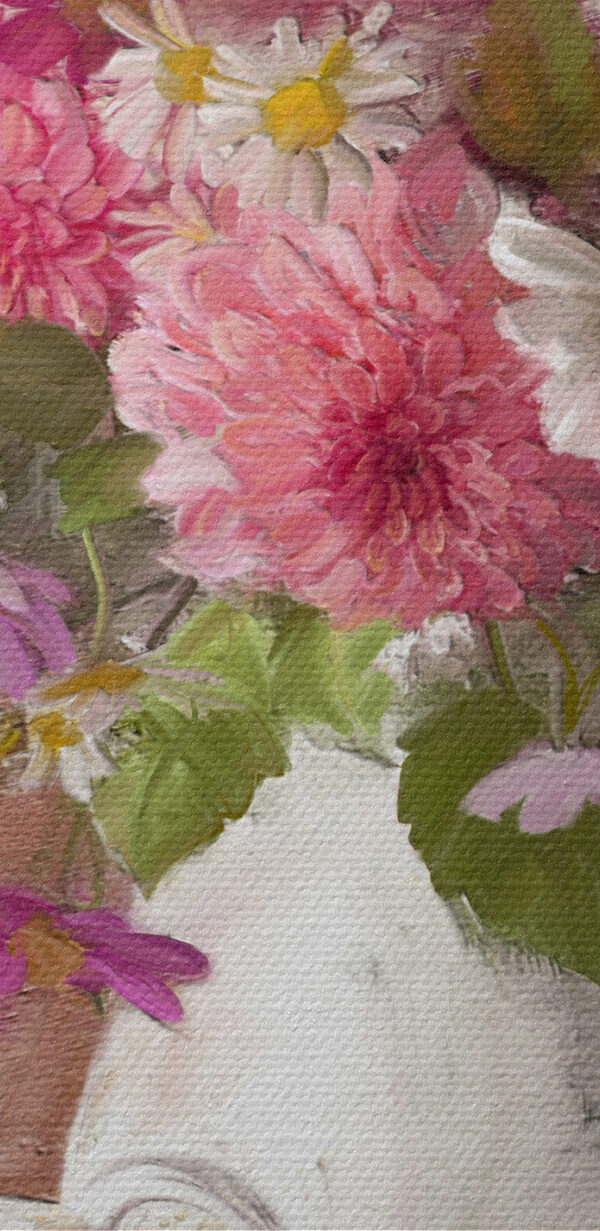 Une peinture de fleurs dans un vase et un bol de nourriture Une peinture de fleurs dans un vase et un bol de nourriture