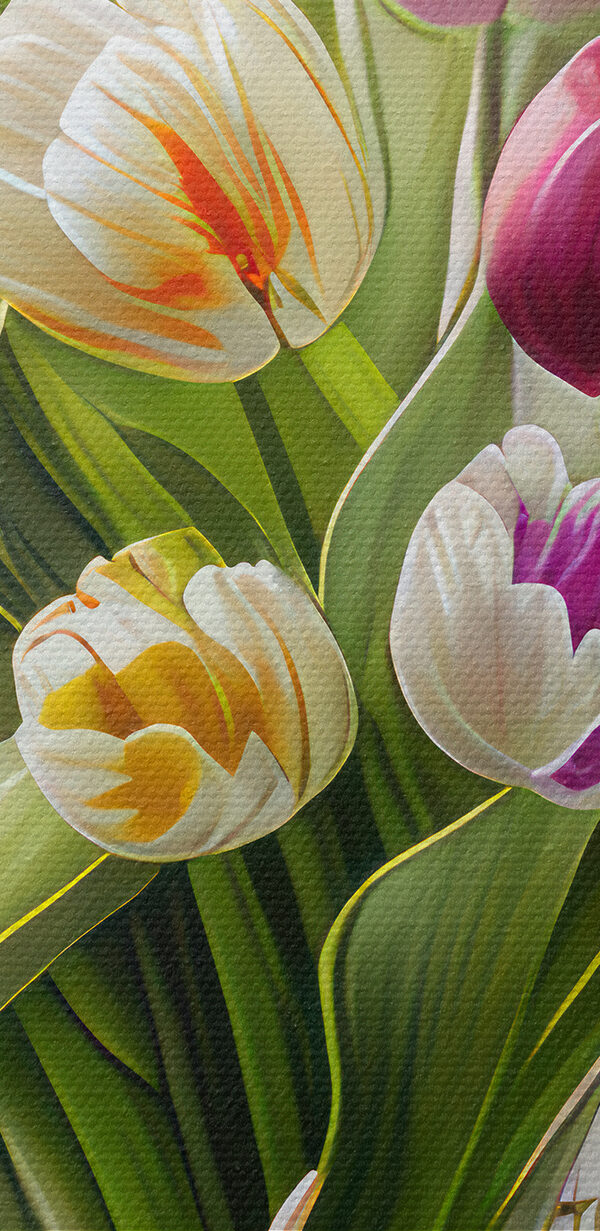 Un bouquet de tulipes dans un vase en verre s31219pzvl 600x1231 - Un bouquet de tulipes dans un vase en verre