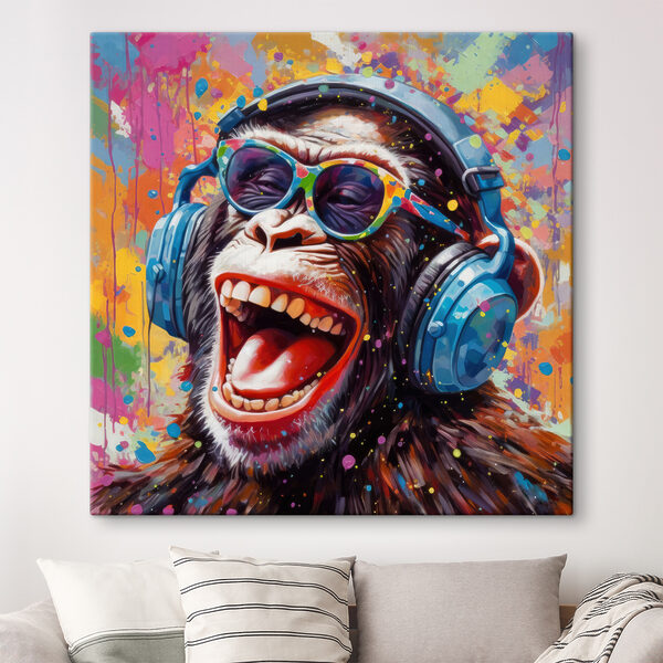 Un singe portant des écouteurs et des lunettes de soleil Un singe portant des écouteurs et des lunettes de soleil
