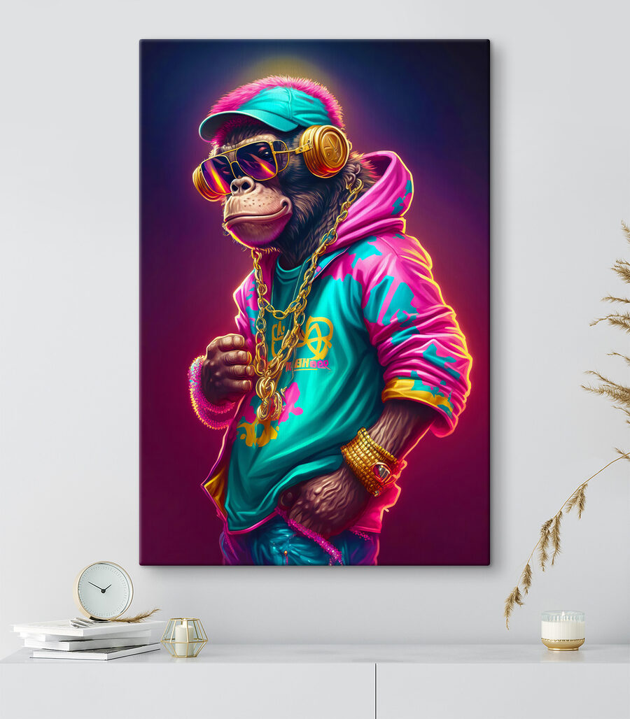 Un singe portant un chapeau et des lunettes de soleil