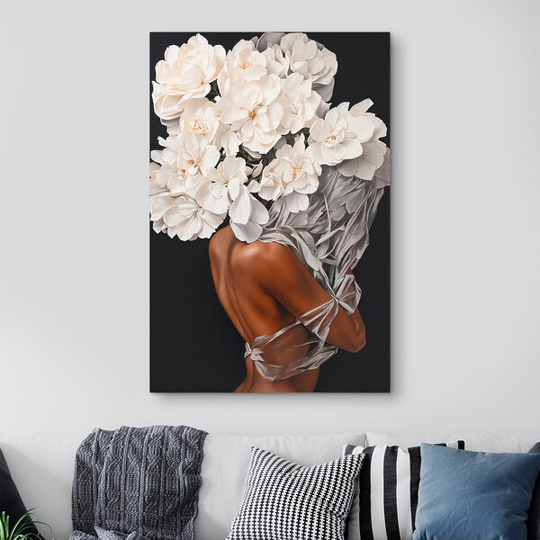 Une femme avec des fleurs blanches sur la tête Une femme avec des fleurs blanches sur la tête