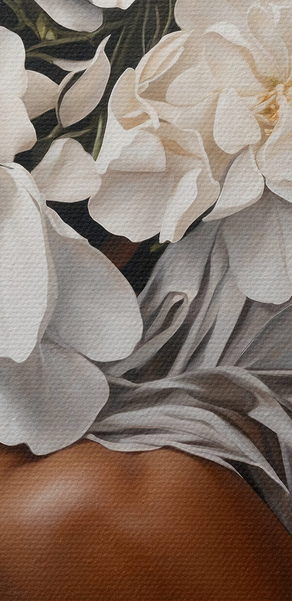 Une femme avec des fleurs blanches sur la tête Une femme avec des fleurs blanches sur la tête