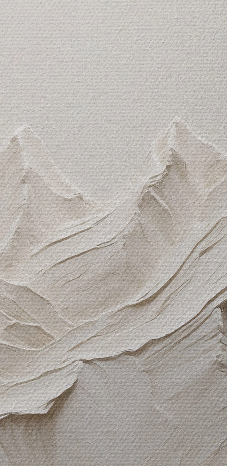 Une chaîne de montagnes blanche et enneigée