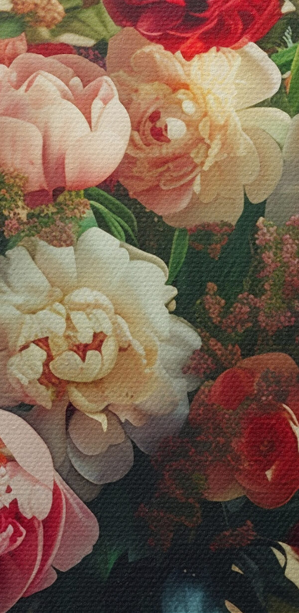 Un vase de fleurs sur une table Un vase de fleurs sur une table