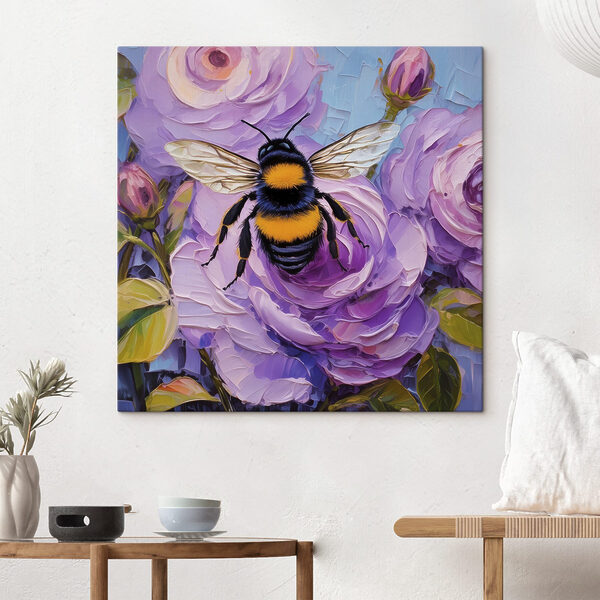 Une abeille sur une fleur Une abeille sur une fleur