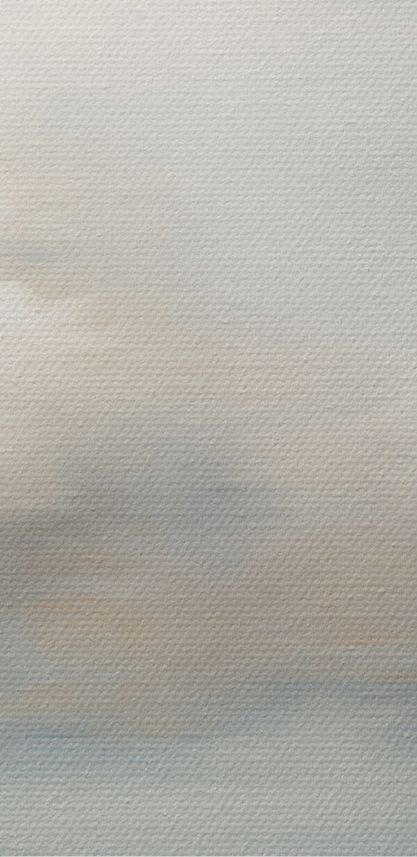 Ciel nuageux au-dessus d'une étendue d'eau Ciel nuageux au-dessus d'une étendue d'eau