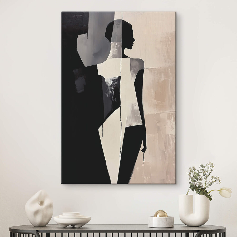 Visage de femme dans une robe blanche