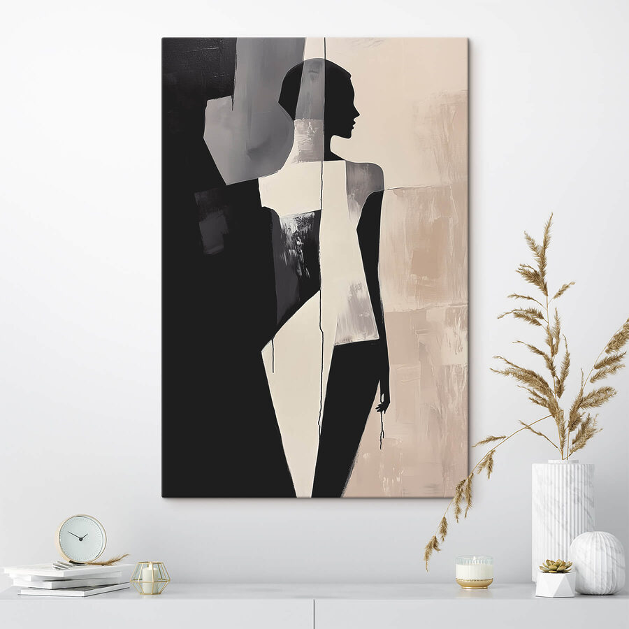 Visage de femme dans une robe blanche