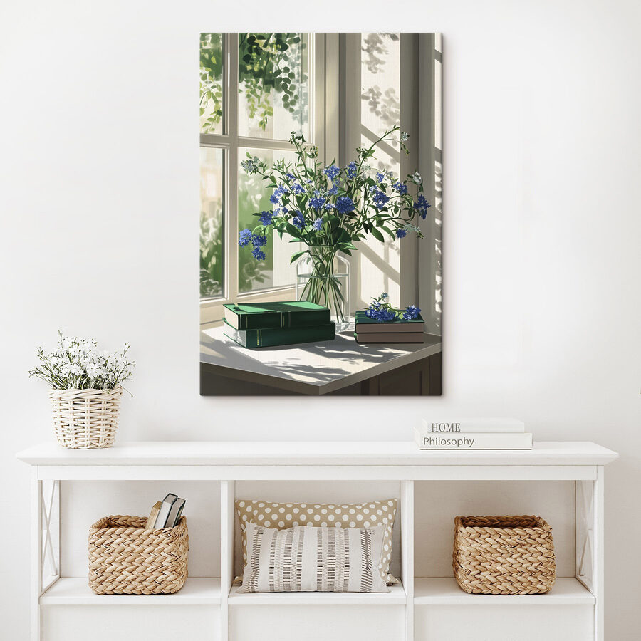 Vase de fleurs devant une fenêtre