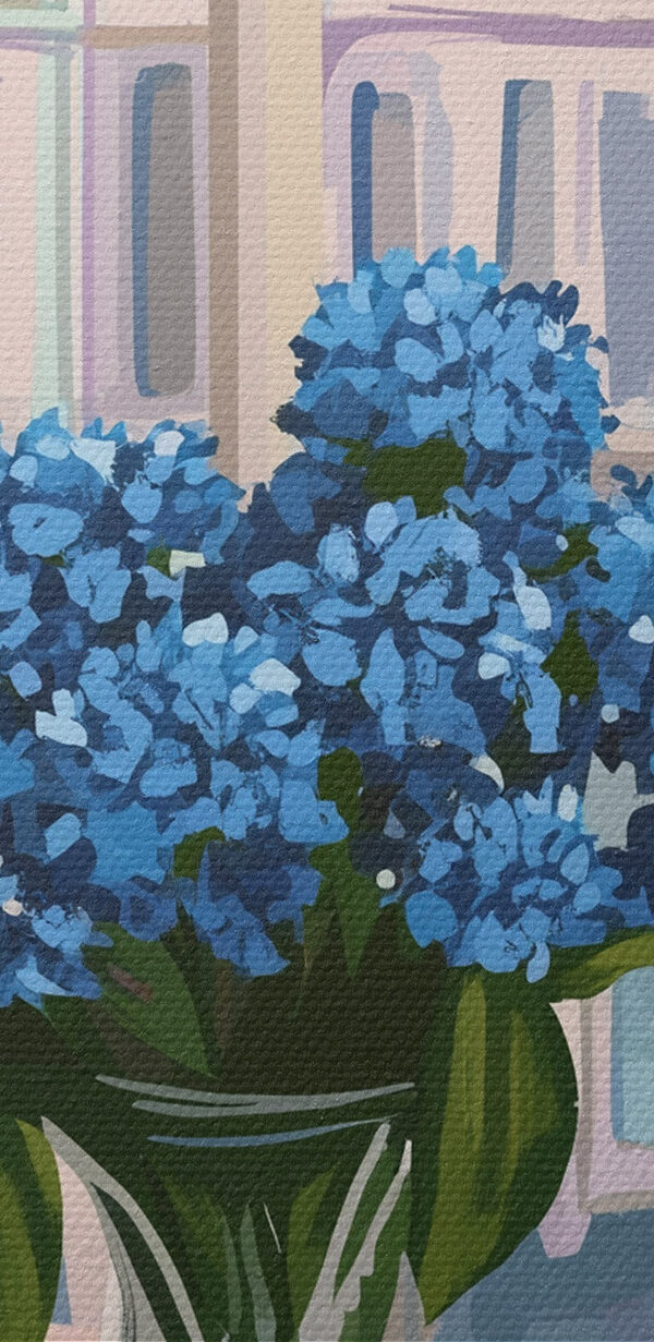 Vase de fleurs et bougie devant une fenêtre Vase de fleurs et bougie devant une fenêtre