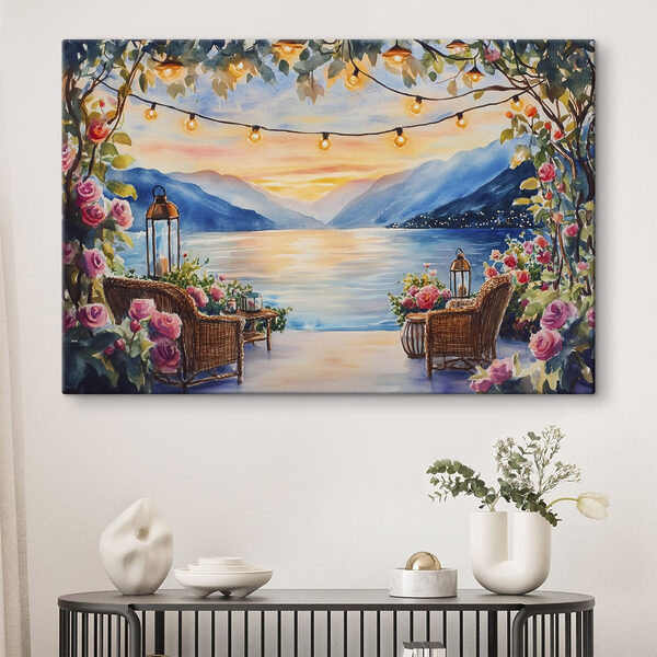 Peinture à l'aquarelle d'une terrasse avec des chaises, des fleurs et des lumières au bout d'une ficelle Peinture à l'aquarelle d'une terrasse avec des chaises, des fleurs et des lumières au bout d'une ficelle