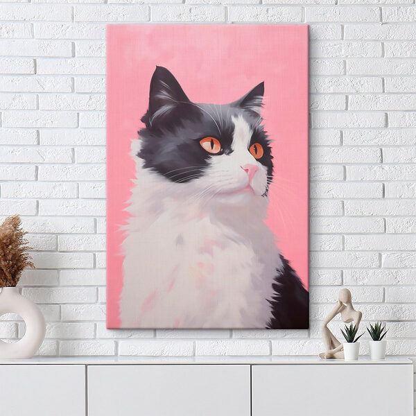 Chat noir et blanc aux yeux orange Chat noir et blanc aux yeux orange