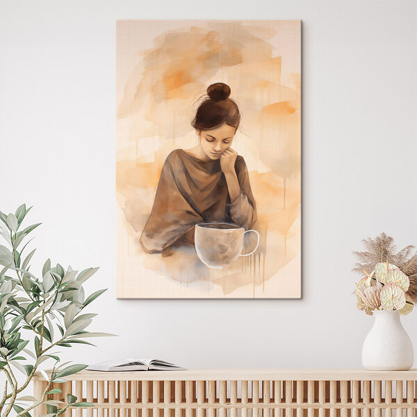 Femme avec la main sur le visage regardant une tasse de café Femme avec la main sur le visage regardant une tasse de café