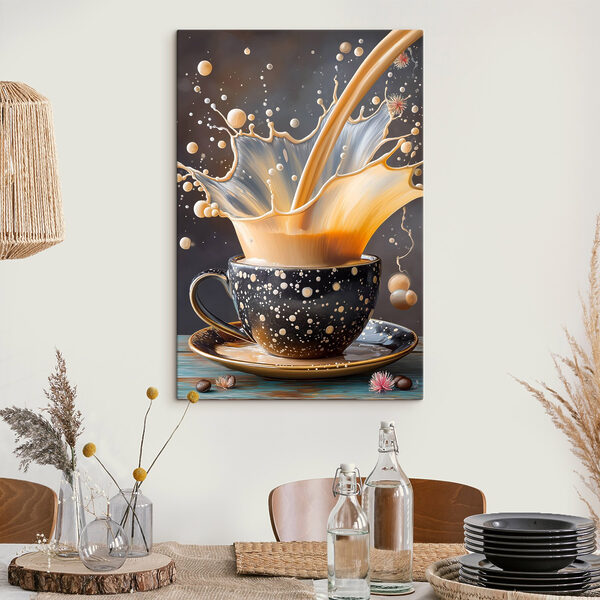 Une goutte de liquide dans une tasse Une goutte de liquide dans une tasse