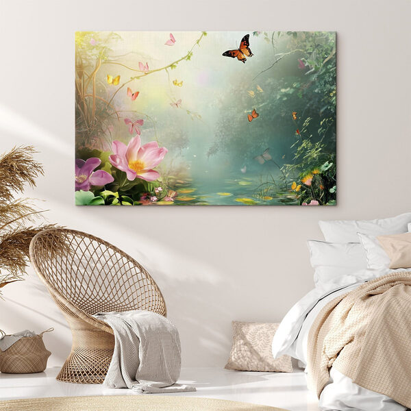 Papillon et fleurs dans une forêt Papillon et fleurs dans une forêt