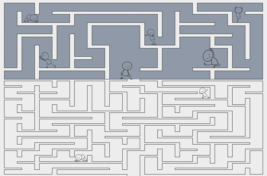 Labyrinthe avec des personnes marchant sur le sol
