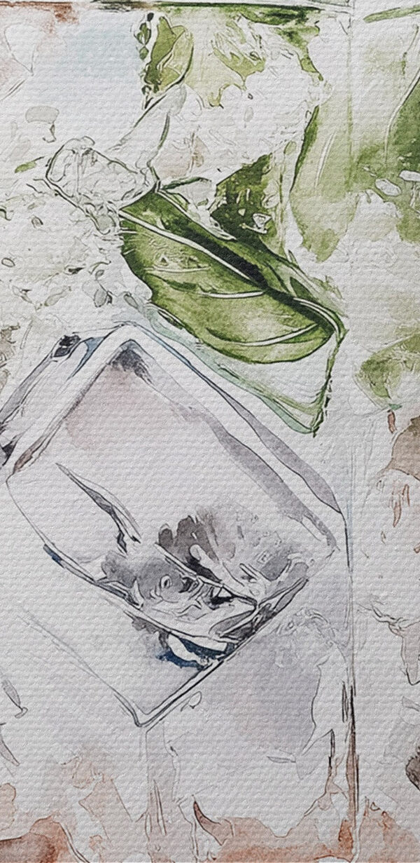 Verre avec de la glace et du citron vert sur le dessus Verre avec de la glace et du citron vert sur le dessus