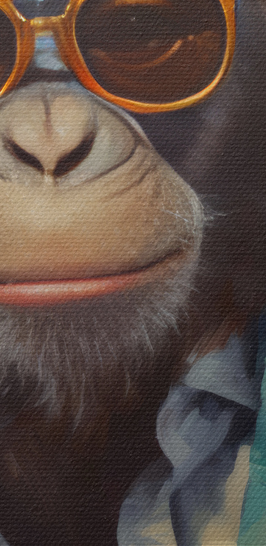 Un singe portant des lunettes de soleil et un costume