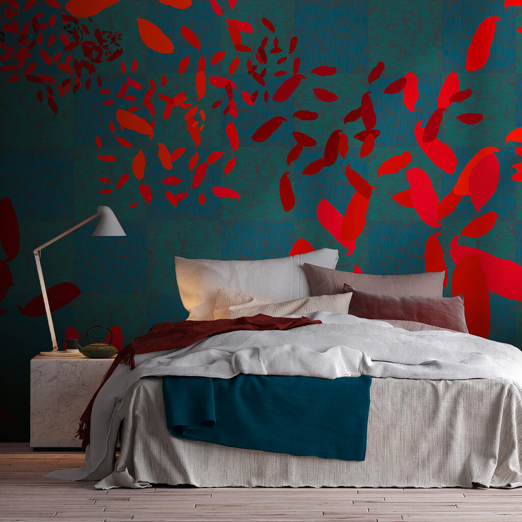 Feuilles rouges sur fond bleu