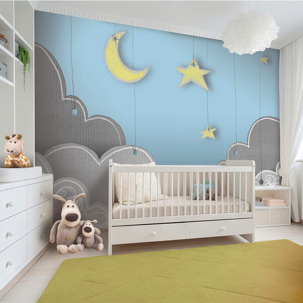 La lune et les étoiles à travers les nuages