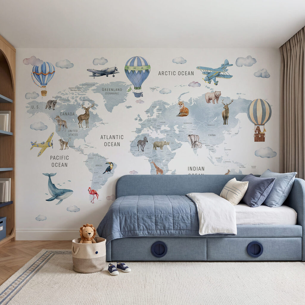 Carte du monde avec des animaux et des oiseaux Carte du monde avec des animaux et des oiseaux