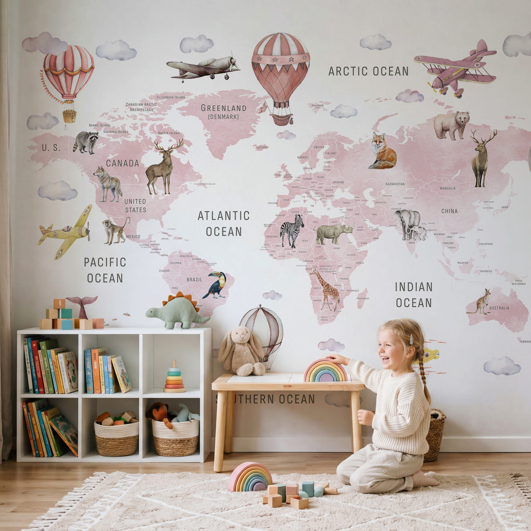 Carte du monde avec des animaux et des oiseaux Carte du monde avec des animaux et des oiseaux