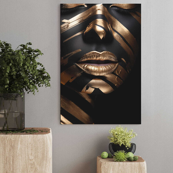 - Striking face art and bold lines - Striking face art and bold lines