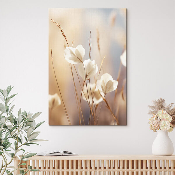 Des fleurs blanches sur une plante Des fleurs blanches sur une plante