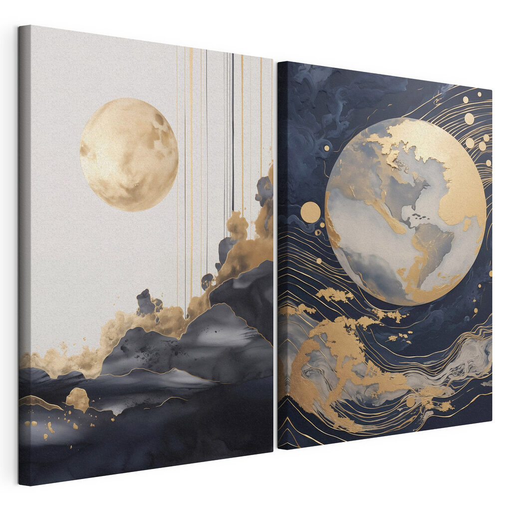 Two paintings of the moon and the moon Two paintings of the moon and the moon